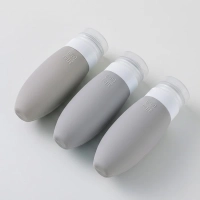 Set de 3 frascos siliconados c/ estuche, tapa plastica para viajes, 9x3.4 cm