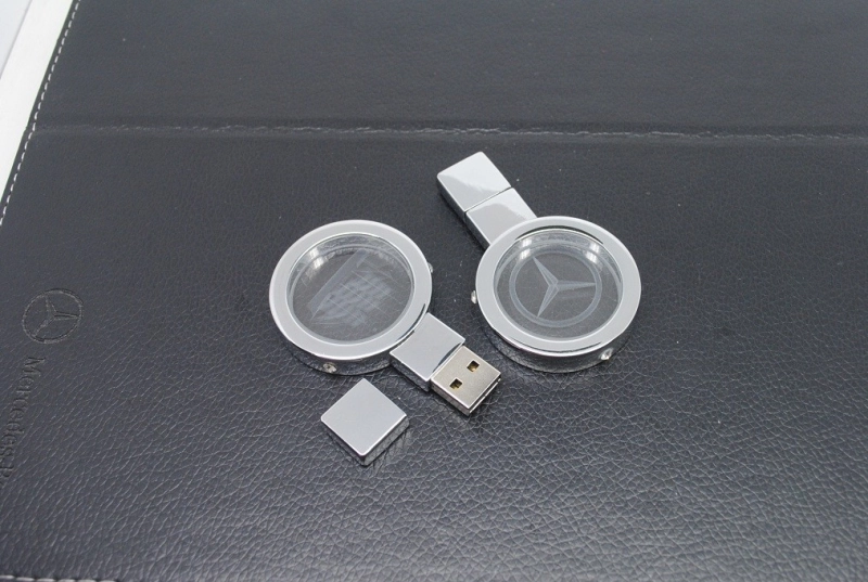Memoria USB en Metal y Cristal