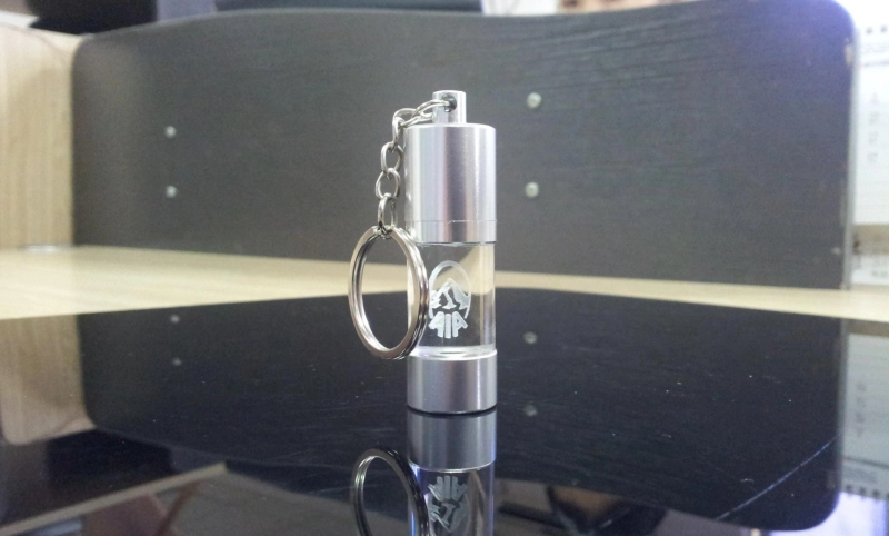 Memoria USB en Metal y Cristal