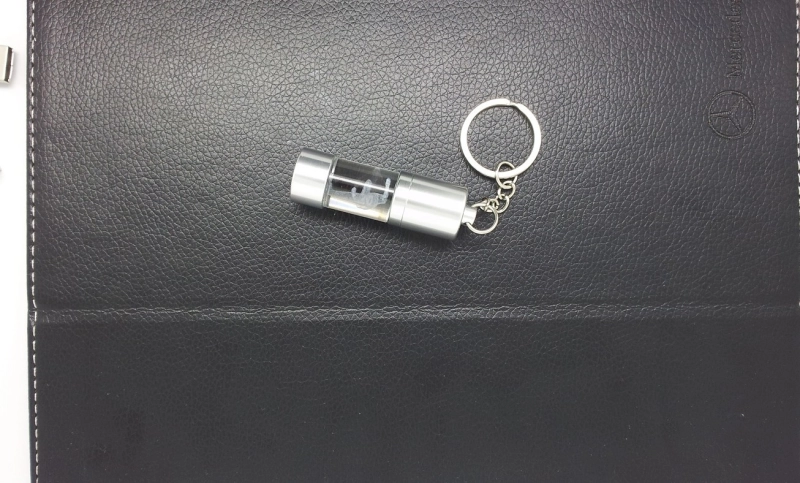 Memoria USB en Metal y Cristal