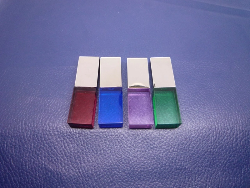 Memoria USB en Metal y Cristal