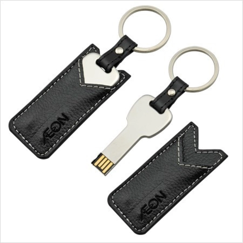 Memoria USB en Cuero y Metal en forma de llave