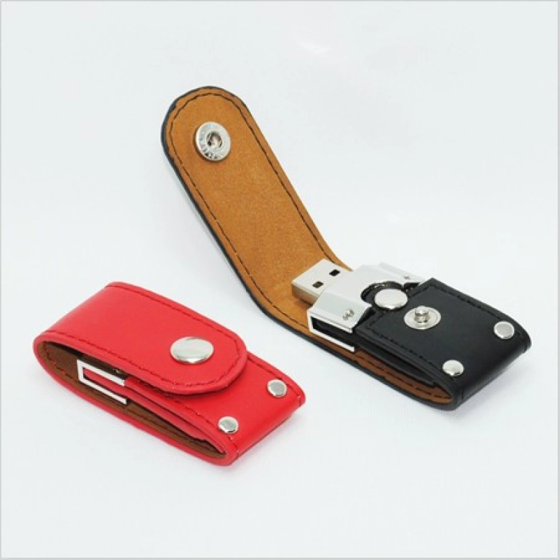 Memoria USB en Cuero y Metal