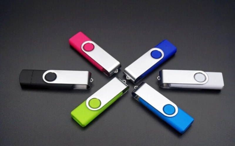 Memoria USB giratoria metalica OTG
