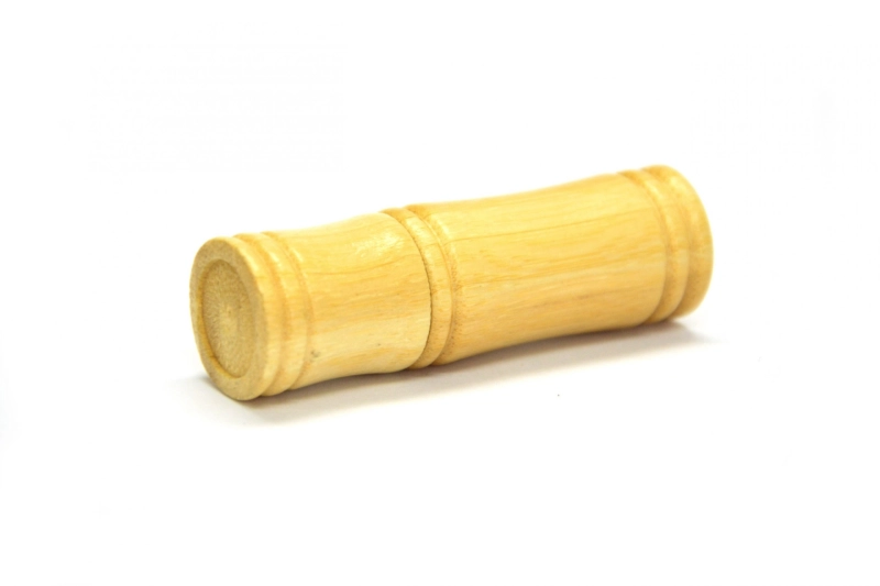 Memoria USB tubular en madera con tapa
