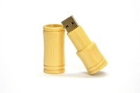 Memoria USB tubular en madera con tapa